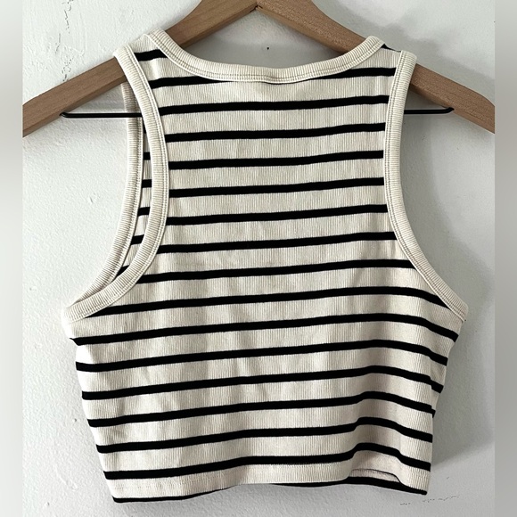 H&M Top - Picture 2 of 4